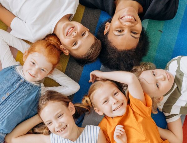 Cómo enseñar habilidades sociales a los niños