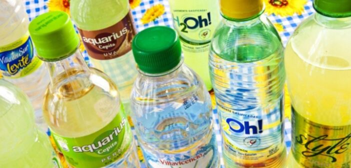 ¿El Agua Saborizada engorda? Conoce qué tan saludable es